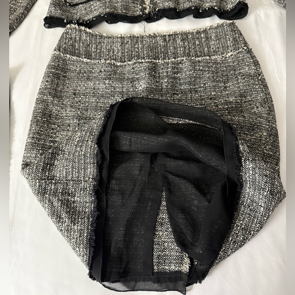 Ann Taylor Fine Italian Fabric Matching Tweed Set - Blazer & Knee Length Skirt - Picture 15 of 16